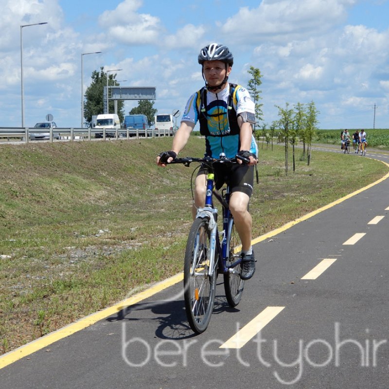 Átadták a Berettyóújfalu-Tépe kerékpárutat 25